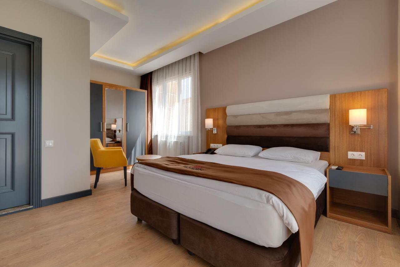 City Hotel Батумі Екстер'єр фото