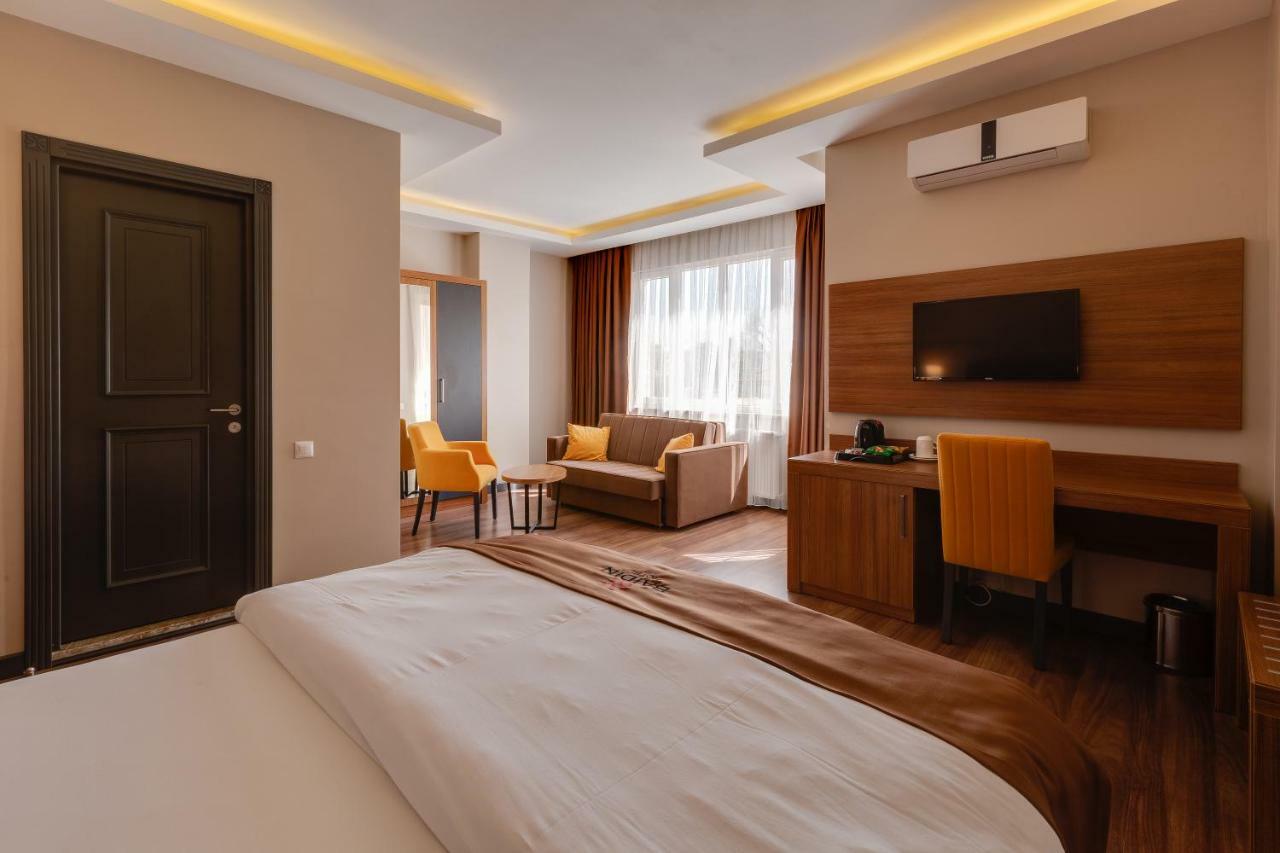 City Hotel Батумі Екстер'єр фото
