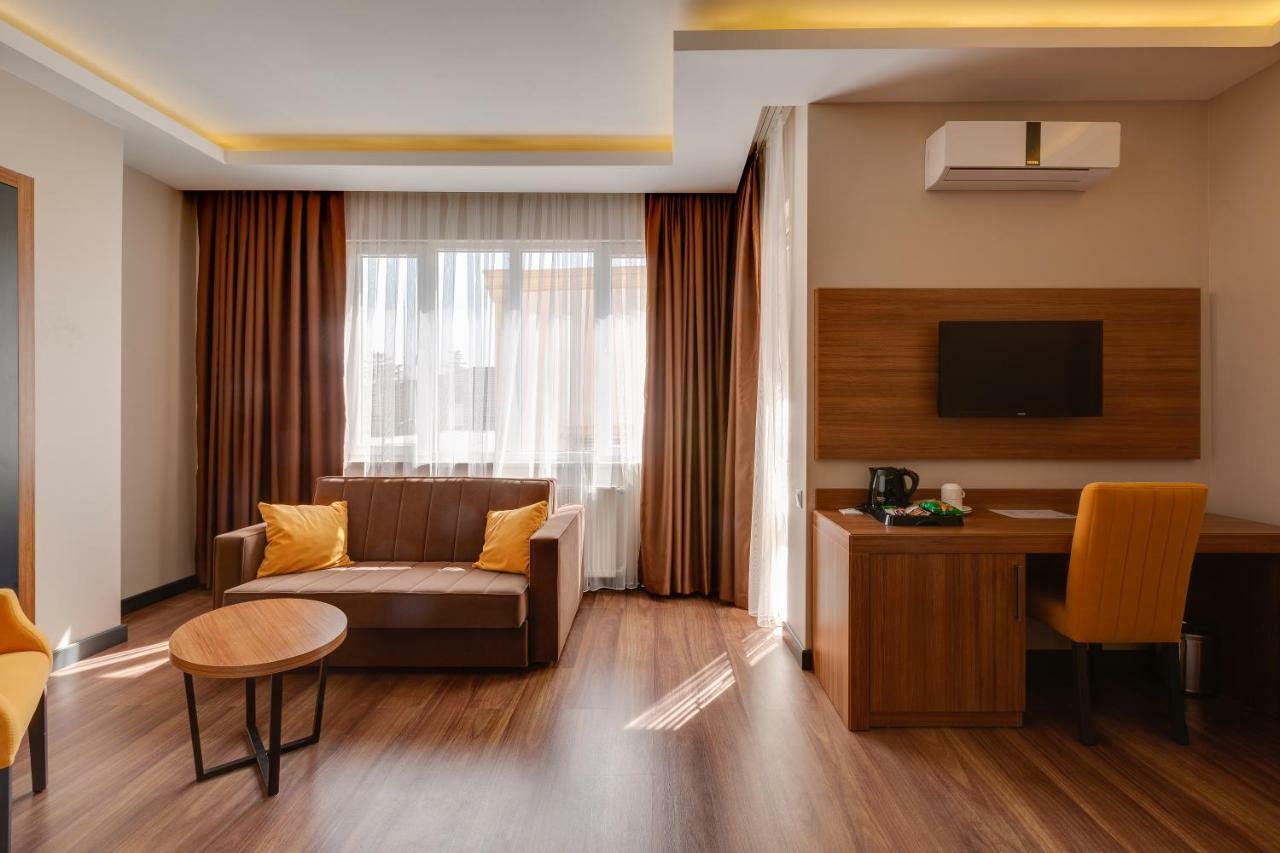 City Hotel Батумі Екстер'єр фото