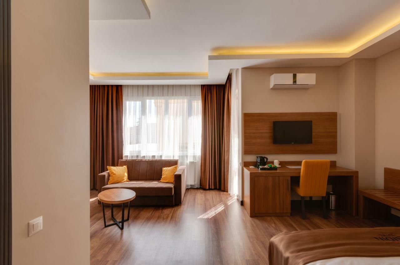 City Hotel Батумі Екстер'єр фото